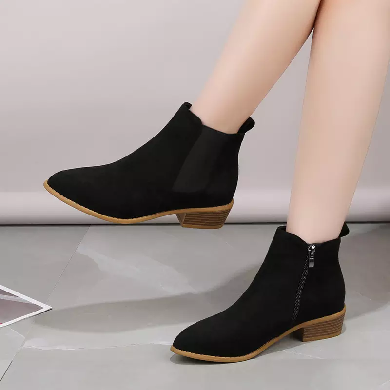 Women's Aloma Pointed Toe Chelsea Boots